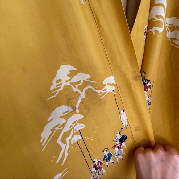 👘🌞 Vintage yellow printed Japanese Kimono robe - Picture 5 of 8